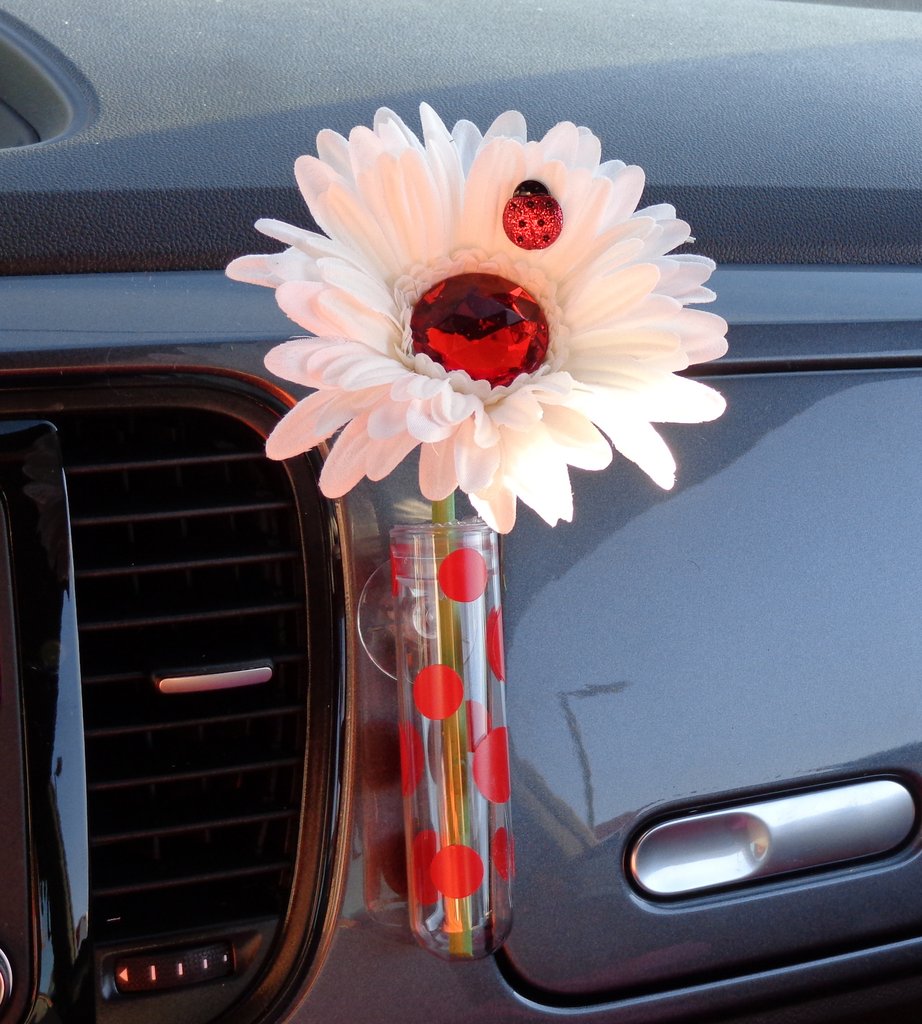 Bling My Bug White Daisy Red Bling with Universal Suction Vase